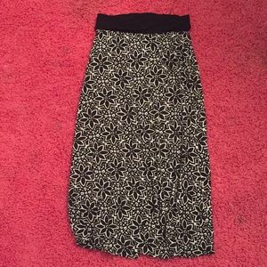 Ankle long black and white patterned skirt! Used